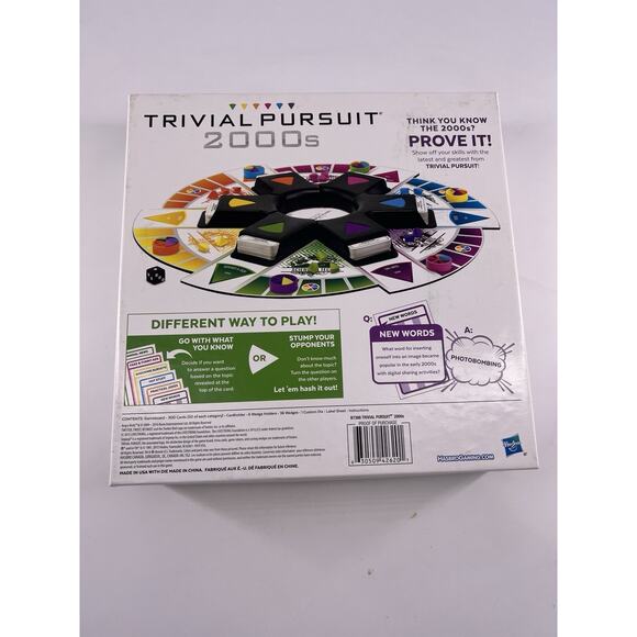 Trivial Pursuit 2000s COMPLETE 2016 Hasbro Gaming Pop Culture Collectible Game - Picture 2 of 11